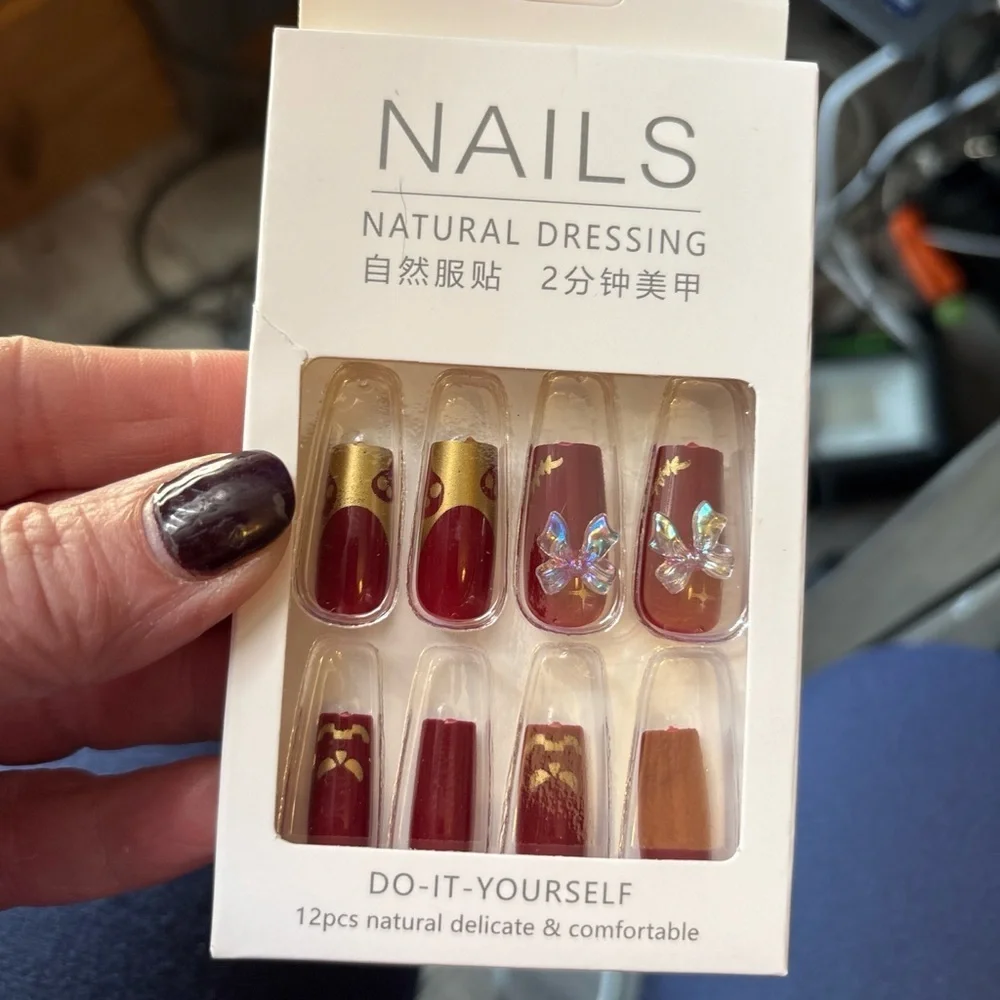 Press-On Nails with Floral Design